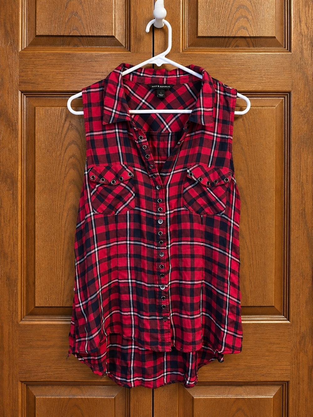 Rock & Republic Red and Black Plaid Sleeveless Button-Front Shirt Large - Picture 1 of 4